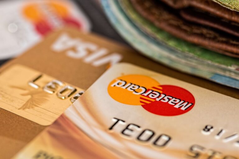 Best rewards credit cards for travelers 2023