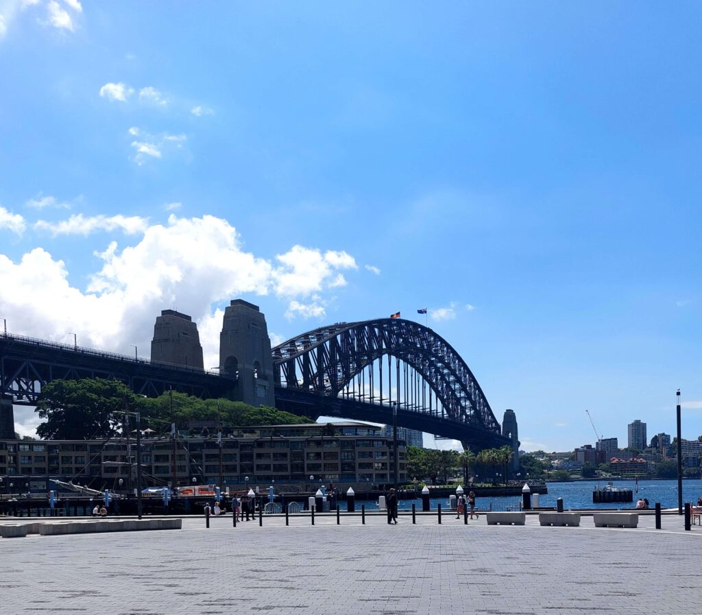 sydney harbour bridge walk for free