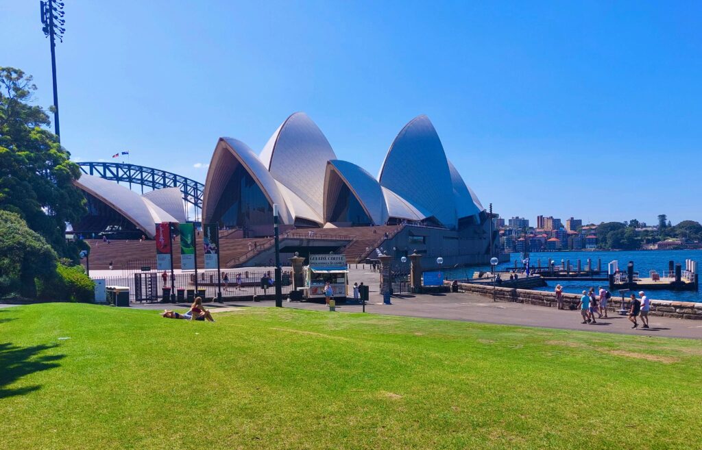 accommodation places in Sydney near opera house